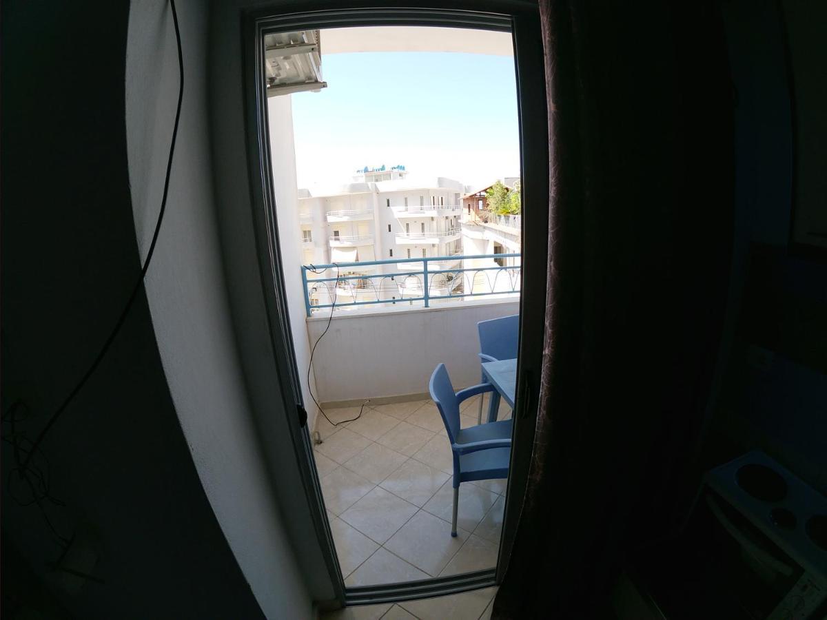 Honey Apartments Near Promenade Саранда Екстер'єр фото