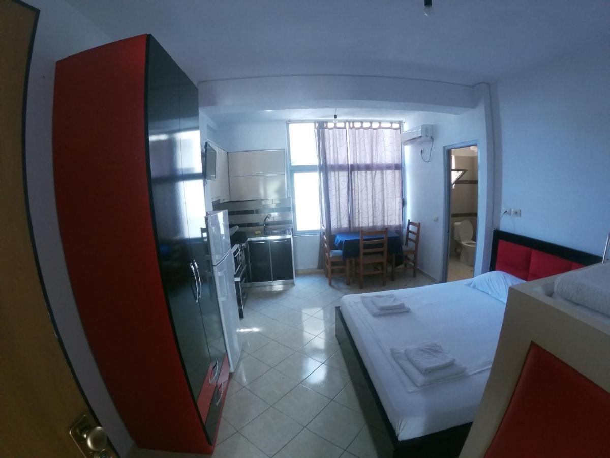 Honey Apartments Near Promenade Саранда Екстер'єр фото